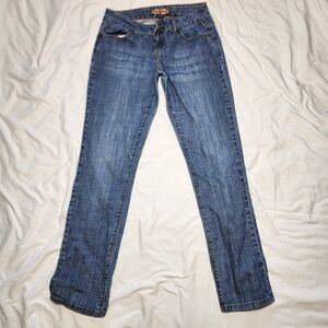 Makers of True Originals women's jeans, size 31, skinny fit.  Fear of conditions